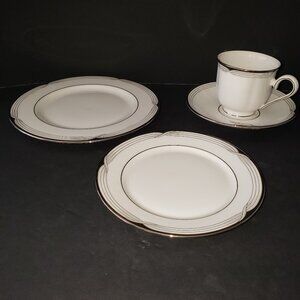 Lenox Erin 4 Pieces, Cup & Saucer, Bread and Salad Plate NEW